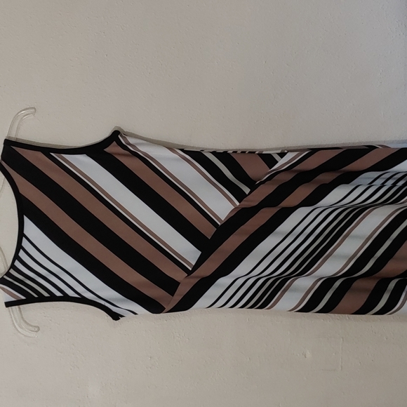 Adressing Woman Women's Size Small Sleeveless Dress - Picture 5 of 6